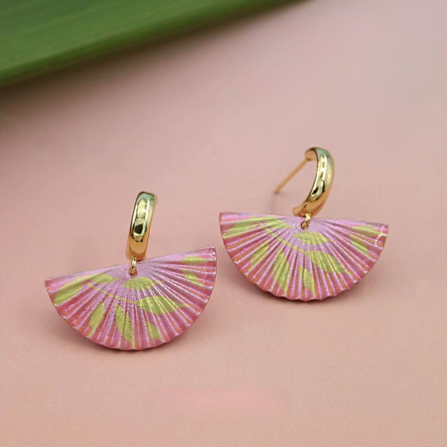 Jinherit The Four Seasons hand-painted fan dangles in Summer Radiance, showing pink fan-shaped earrings with vibrant hand-painted detail, floral energy, and playful seasonal color.